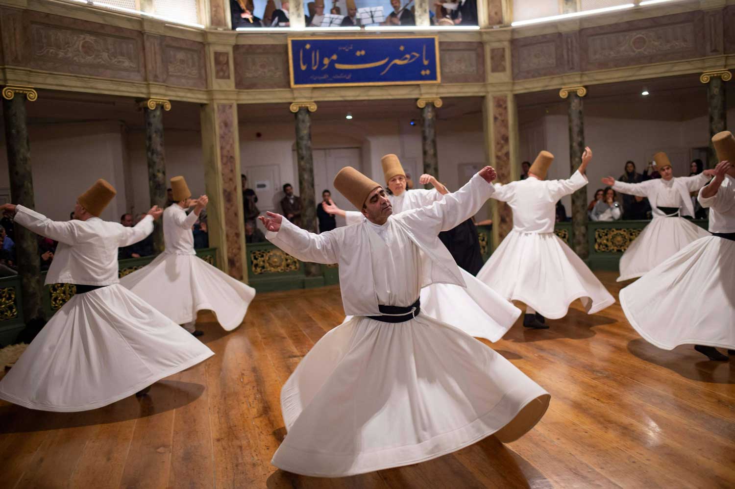 قوة روحانية تؤسس لدين متسامح ينبذ العنف