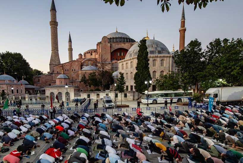 دغدغة مشاعر المسلمين