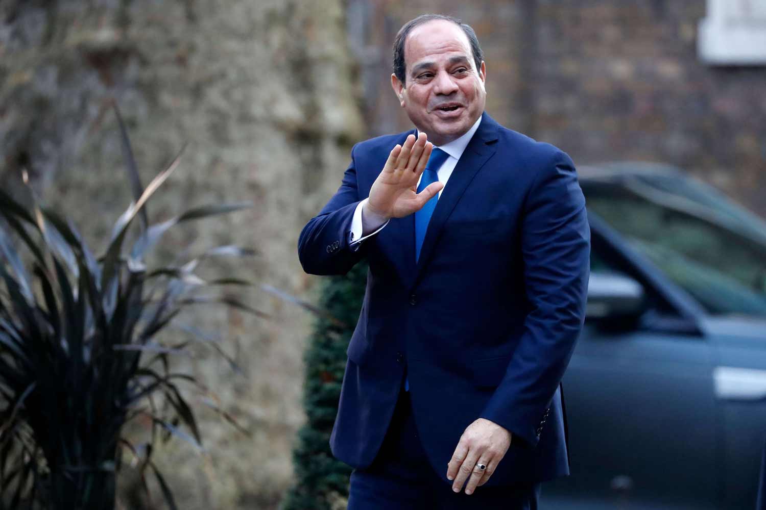 الشباب كان يتطلع بحماس للحظة 30 يونيو 2013 بعد اختطاف الأصوليين للحكم، ما يعني أن حراك 2011 كان إرهاصا لاستيقاظ روح الشعب الغائب طوال ثلاثة عقود