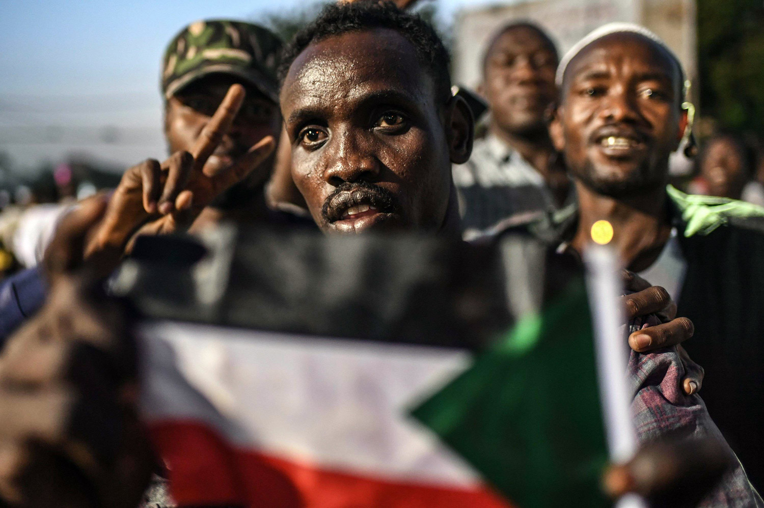 الشارع ينتظر الكثير من المجلس العسكري