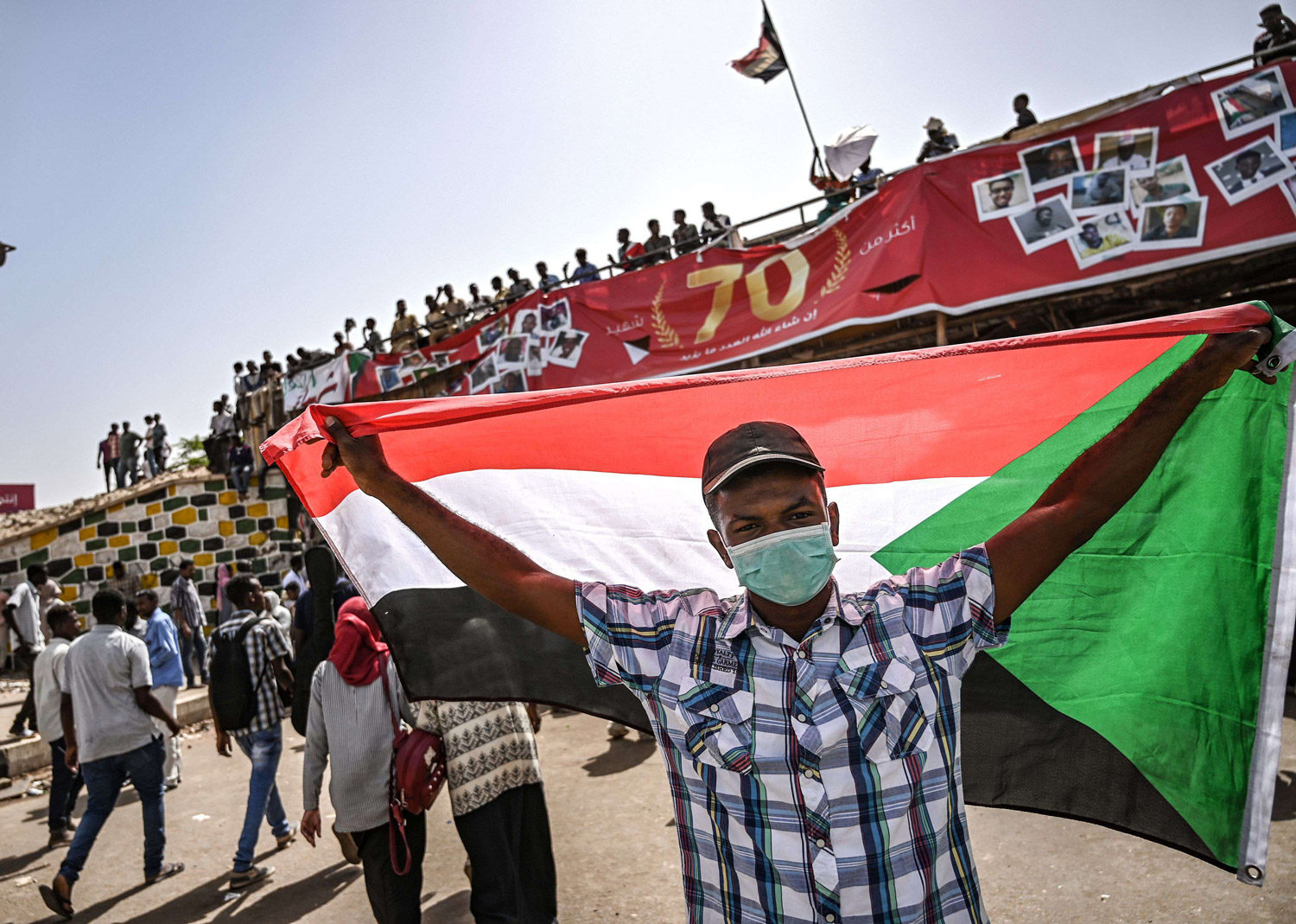 دعم عربي ليتجاوز السودان المرحلة الدقيقة