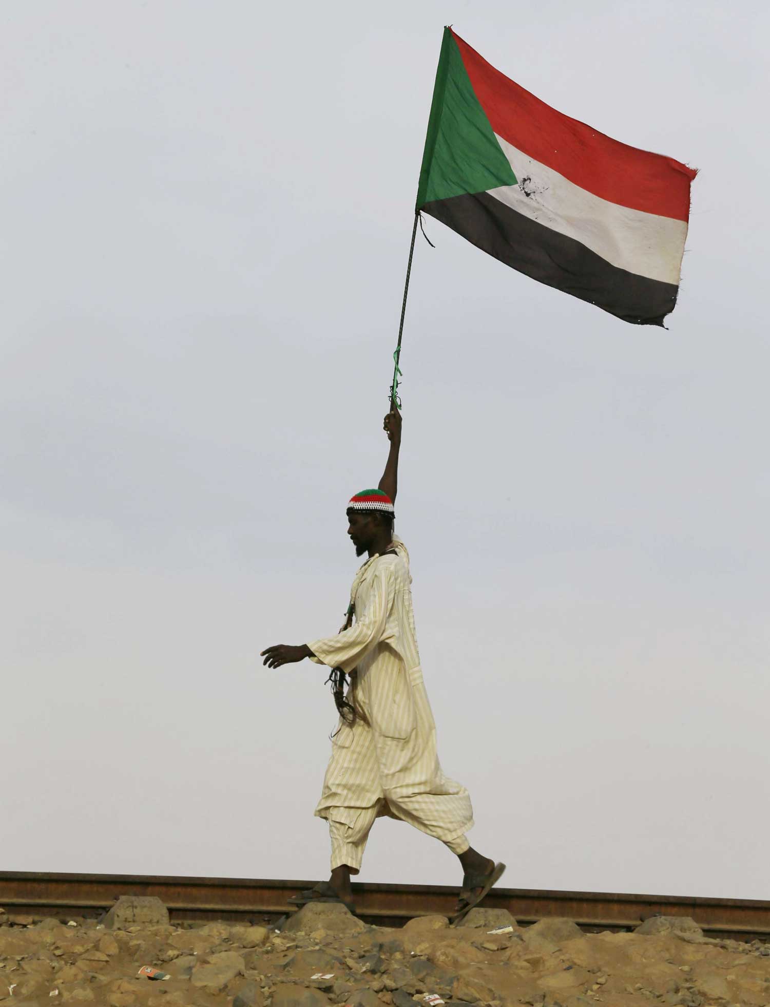 ملامح الغضب المكتوم بدأت تظهر على السطح
