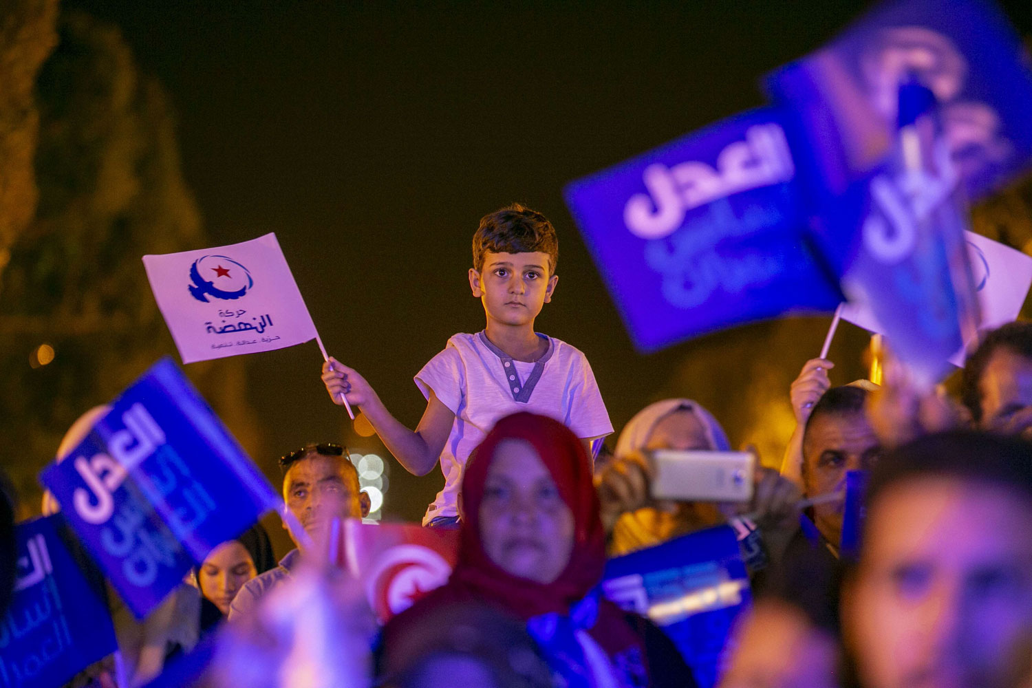 شعبية تتهاوى