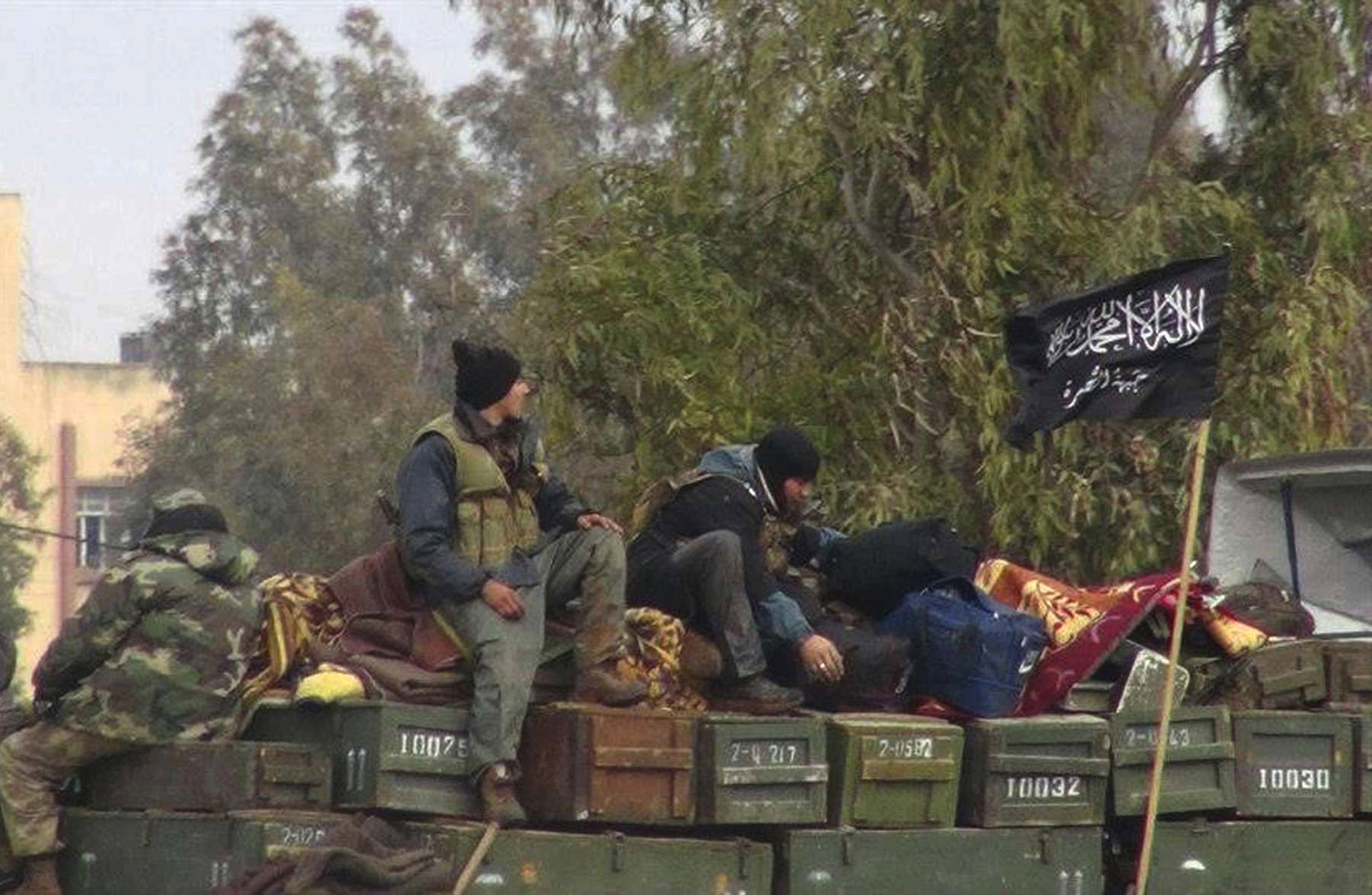 كان لا بد من تأجيل رحيل الأسد بالنسبة لحلفاء دمشق تجنبا لانهيار مؤسسة الجيش التي يختبئون خلفها في "حربهم على الإرهاب"