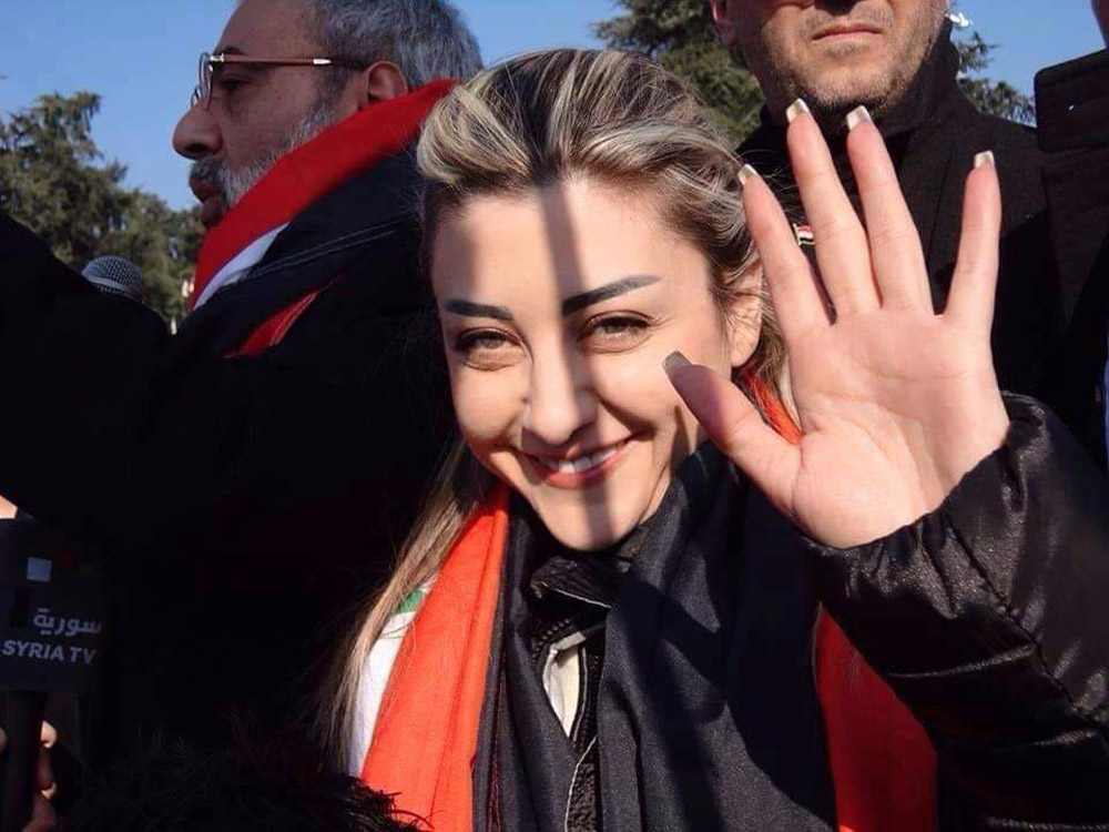 الإعلامية لونا الشبل جرى تعيينها بقرار من الرئيس السوري مستشارة خاصة في الرئاسة إضافة إلى مهامها السابقة