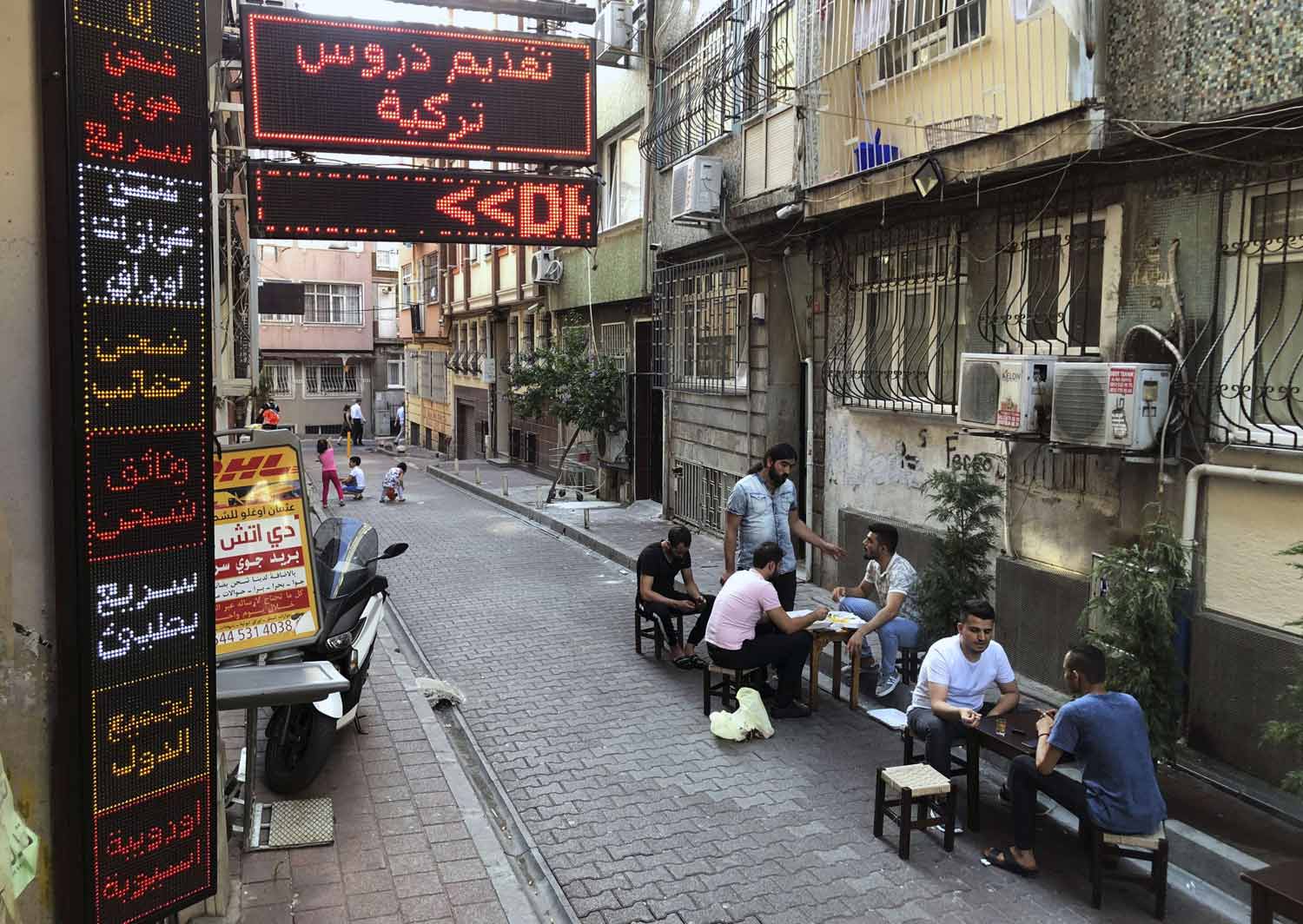 الشباب السوريون يواجهون أكثر ضغوط الحياة شدة في تركيا