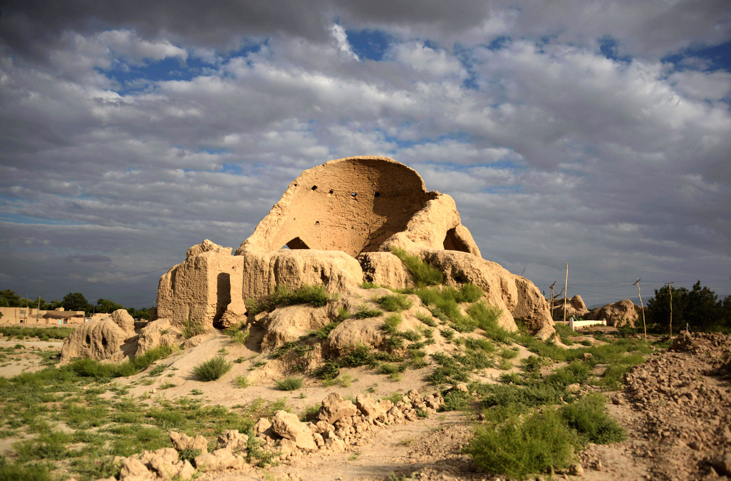 آثار مهددة بالإندثار
