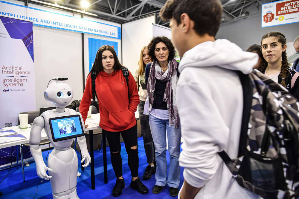 الأزمة الحالية فرصة تاريخية للتكيف وتعلم مهارات جديدة