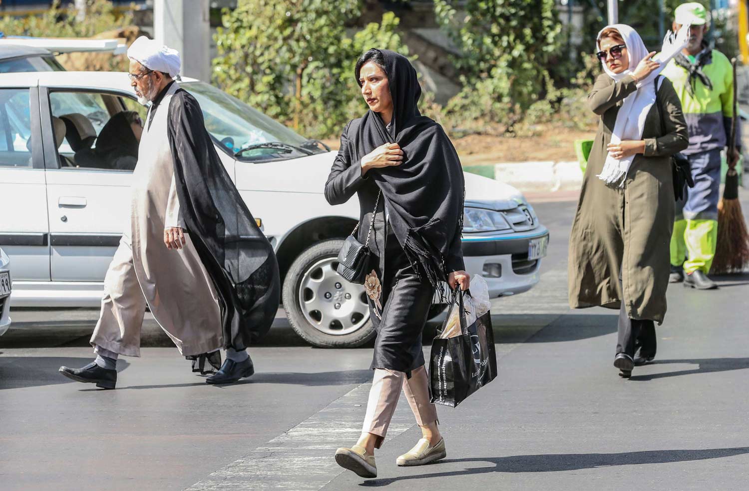 خشية من انتقال عدوى العراق ولبنان إلى إيران