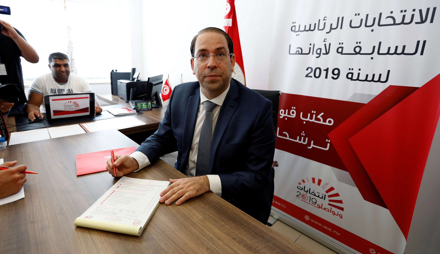 هل نفرض على وسائل الإعلام أن تعلق على المشاركين غداة المناظرة بمراعاة المساواة بين المرشحين؟