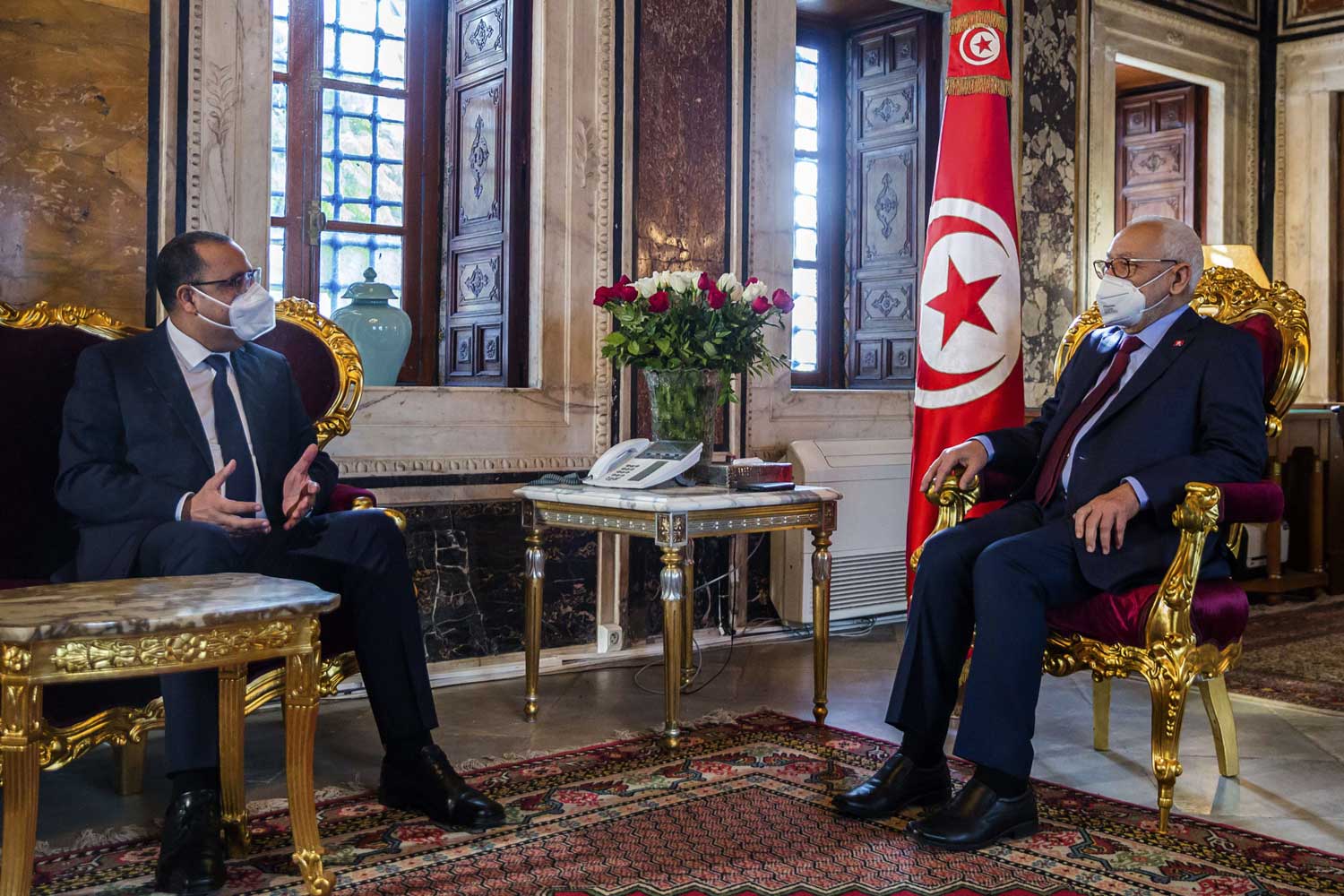 البحث عن حليف