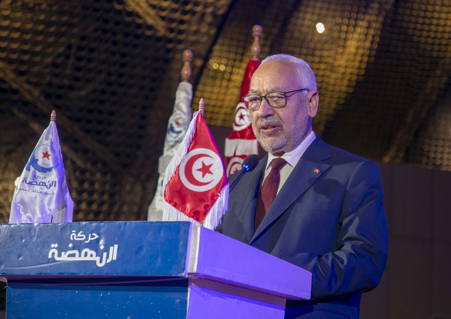 الغنوشي يعيش وضعا صعبا داخل النهضة بعد استقالة أكثر من مئة قيادي من مختلف الرتب ساعات قبل مسيرة السادس والعشرين من سبتمبر