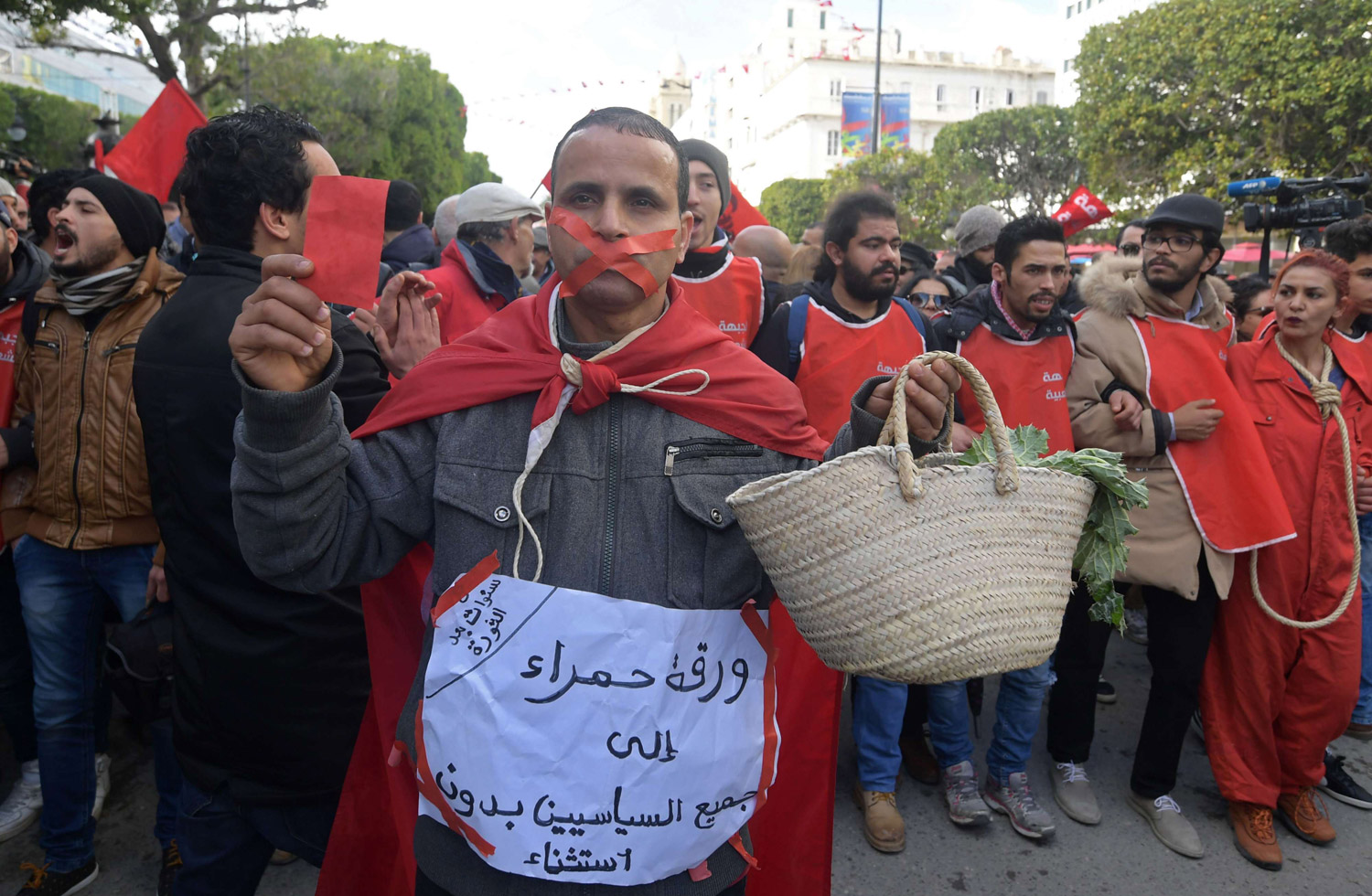 عجزت الحكومات المتعاقبة عن تلبية الاحتياجات الاجتماعية للسكان