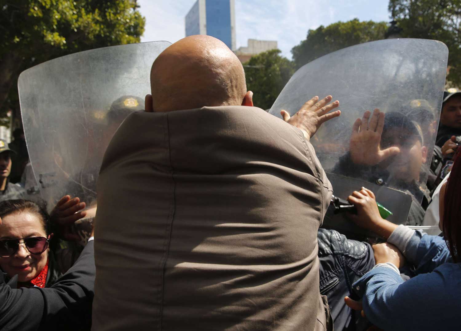 الحرب على الفساد في تونس أخذت منحى لا إراديا بالنسبة للحكومة 