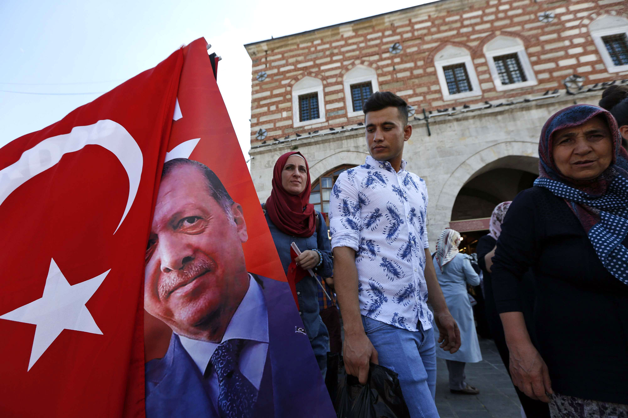 أردوغان يخشى تأثير الوضع الاقتصادي المتدهور على قواعده الشعبية