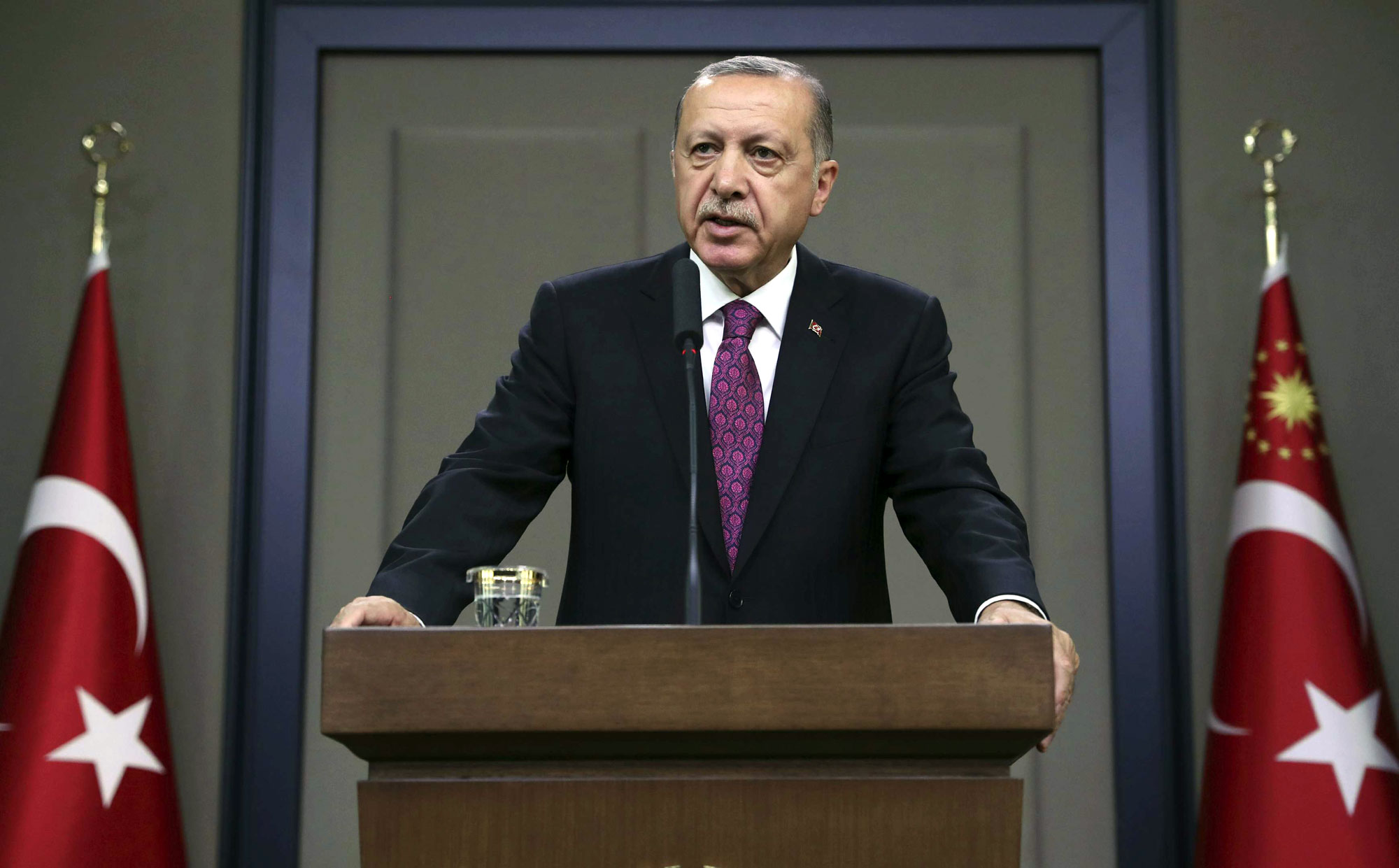 القلق واضح على أردوغان