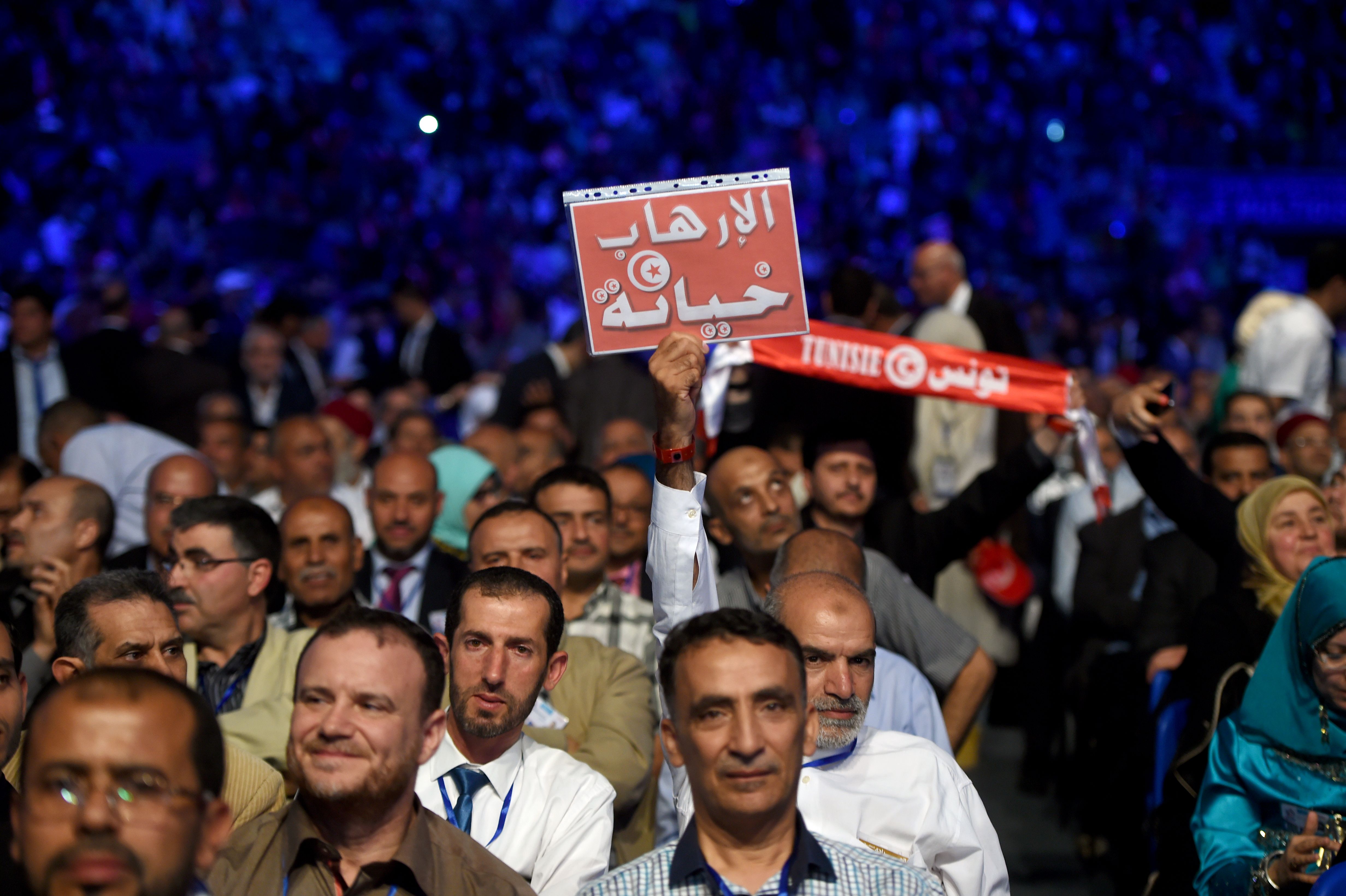 بن جعفر يقر بتلقي التكتل ضربة قوية عقب خسارته في انتخابات 2014