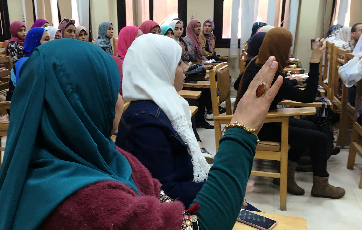 النجاح لمقاومة ضغوط المجتمع
