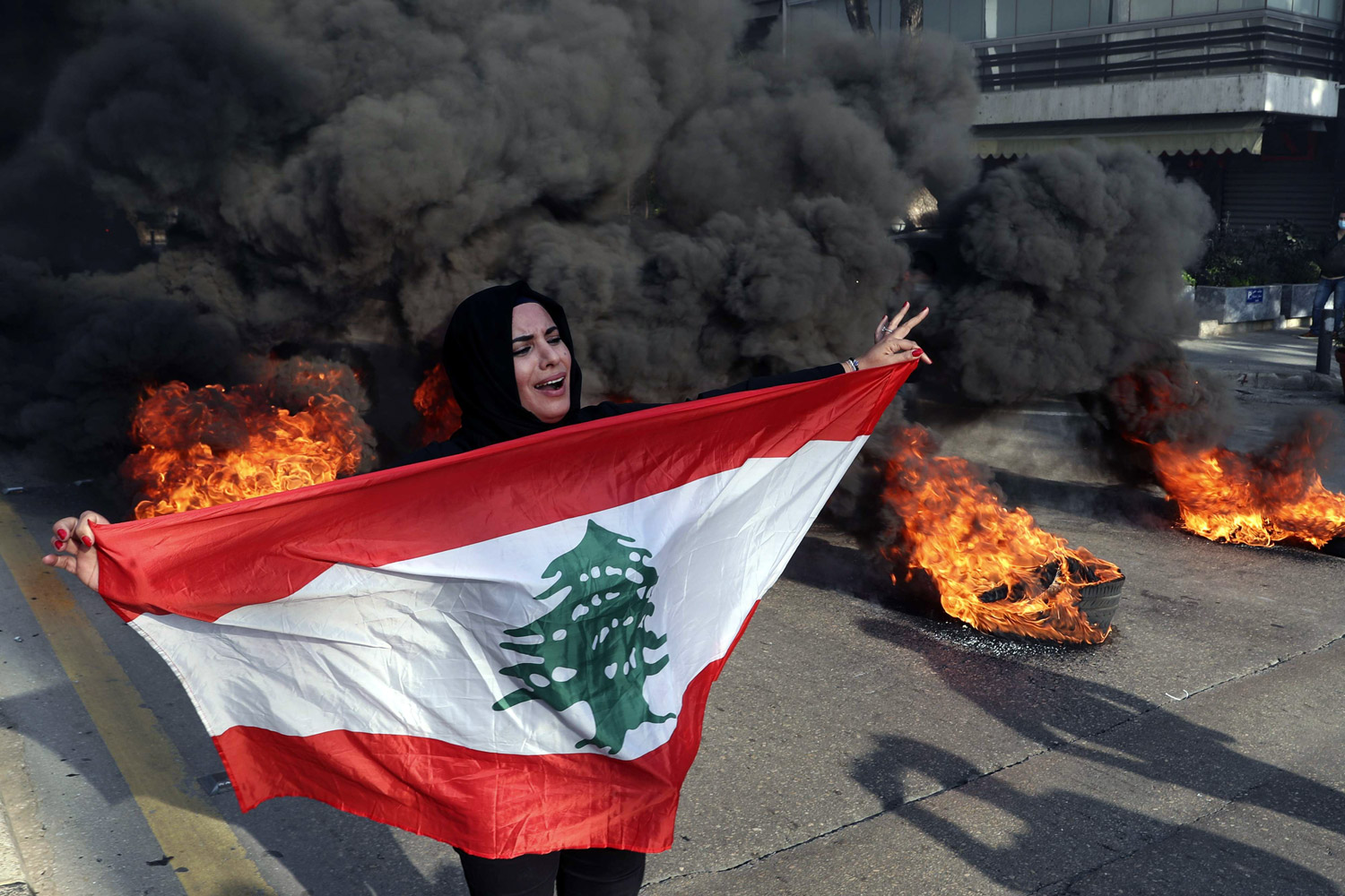 إنقاذ لبنان من الهاوية