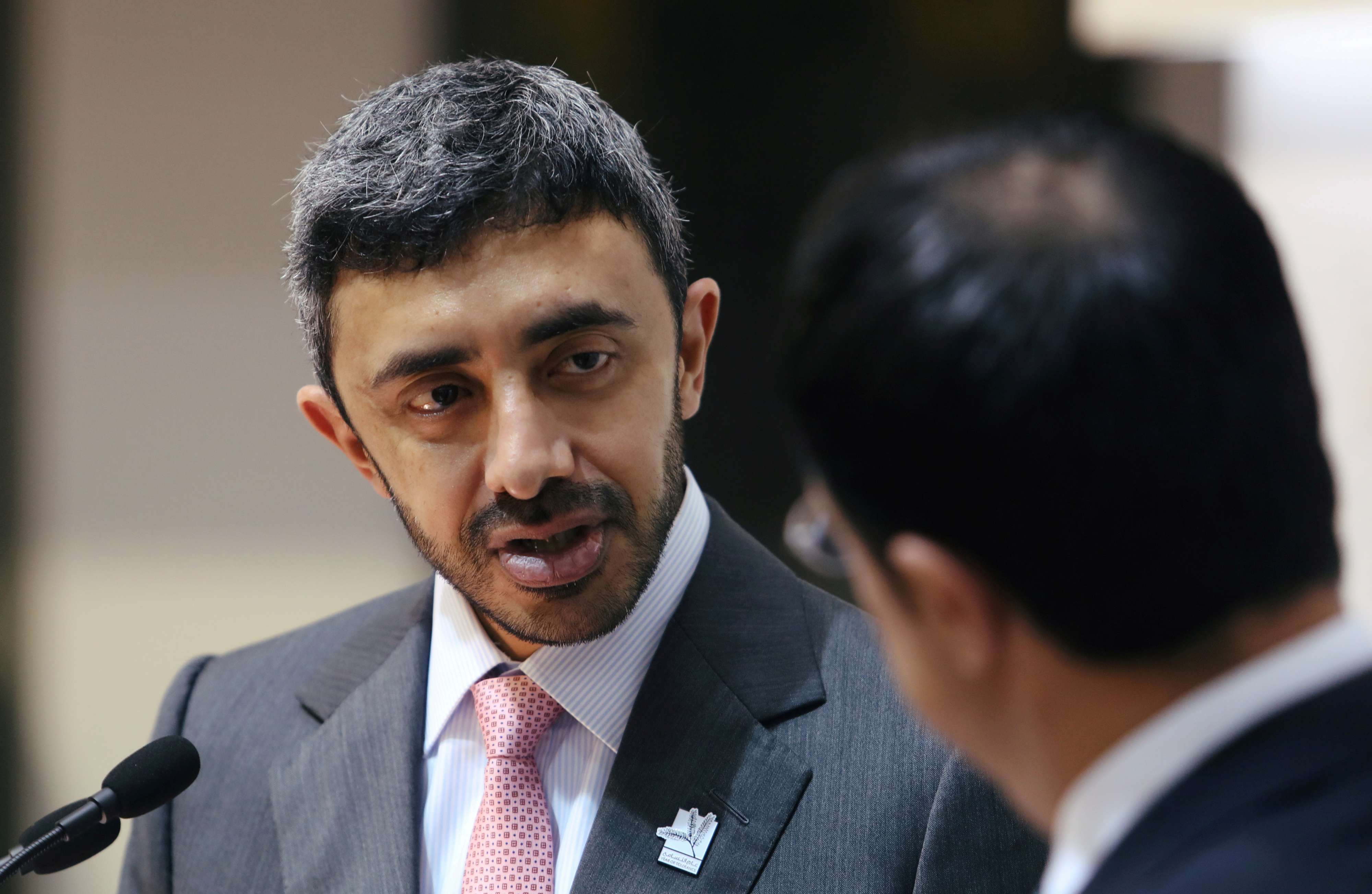 الشيخ عبدالله بن زايد: على المجتمع الدولي أن يتعاون من أجل تأمين الملاحة الدولية
