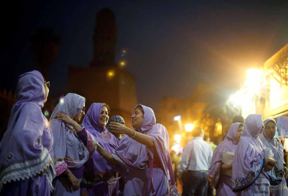 لا يرتادون مساجد المسلمين
