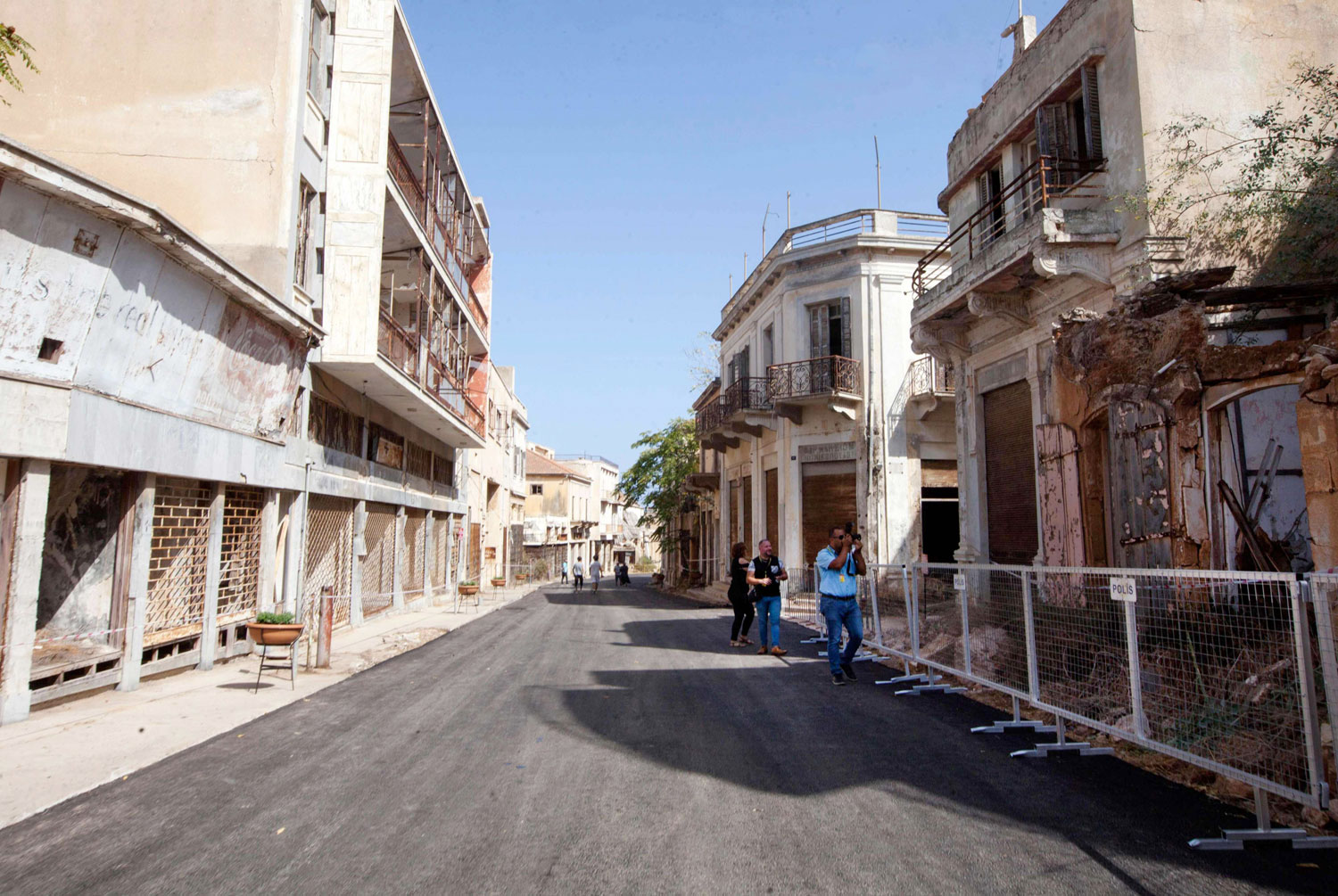 فاروشا مدينة تذبل أمام أنظار سكانها