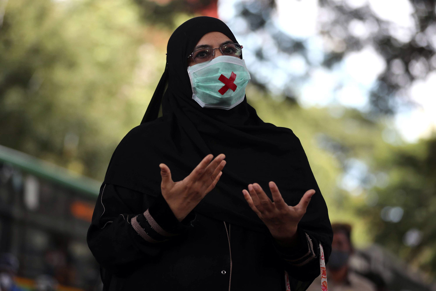احتجاجات على القيود في كل مكان