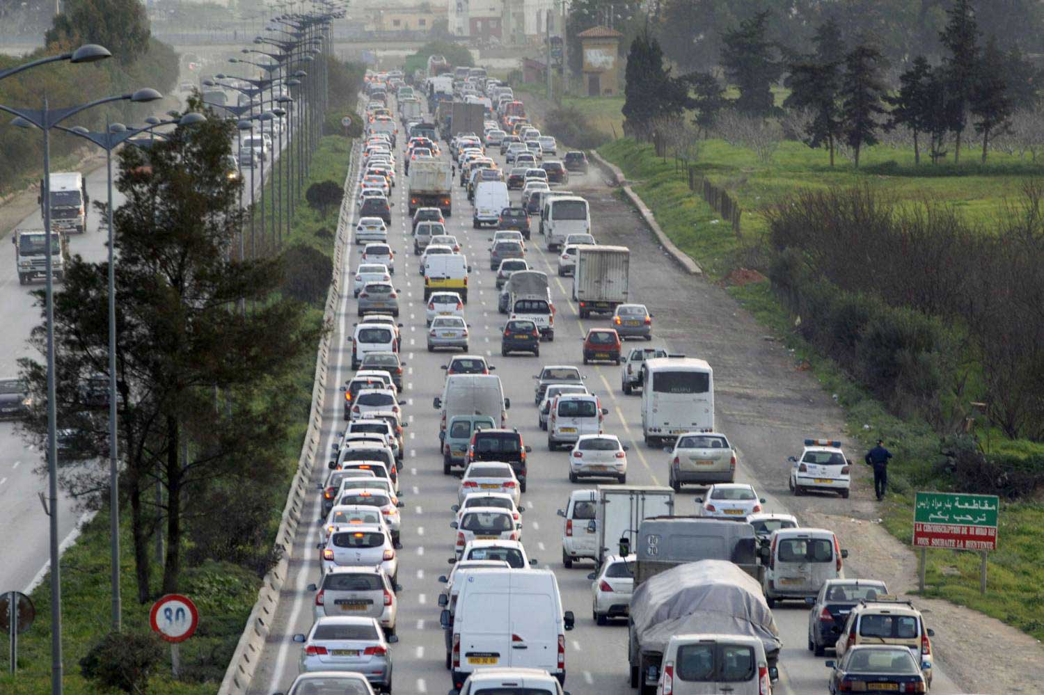 حملة تفضح مصانع التركيب في الجزائر