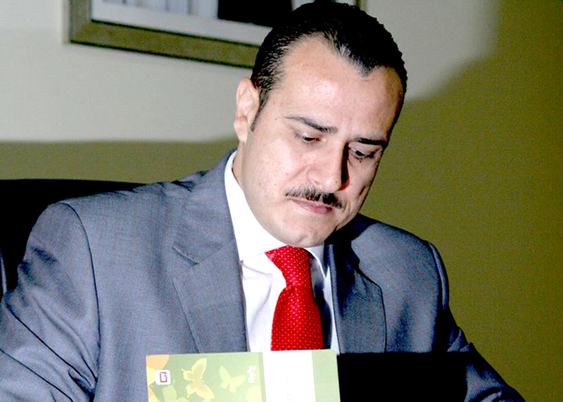 الفارق بين عمل روائي جيد وآخر هش، هو المقدرة على توظيف أدوات فنيّة تحافظ على أدبيّة العمل