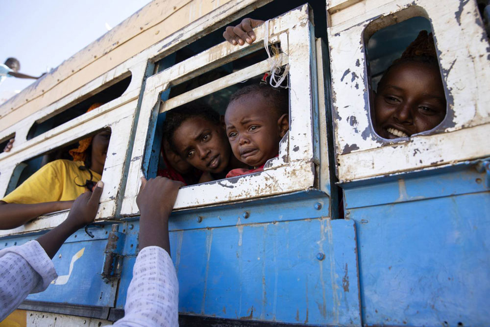 نزوح الألاف إلى السودان