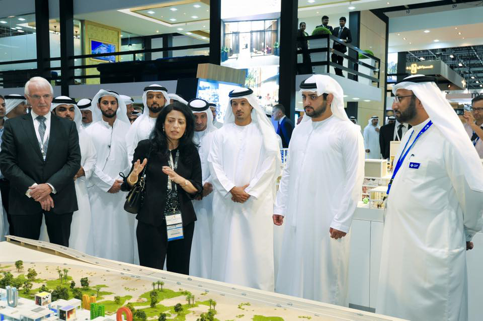 الإمارات تحتل مركز الصدارة بين الدول العربية في مؤشر الابتكار العالمي، وهي ضمن أول خمسة بلدان بالنسبة لروابط الابتكار والأصول المعنوية في بُعد الإنتاج الإبداعي. وبقناعة الرستماني فإن ذلك تحقق بفضل تهيئة بيئة إبداعية يلتقي فيها المبدعون مع بقية أفراد المجتمع
