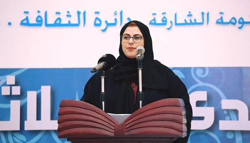روائية ذات ميول شعرية