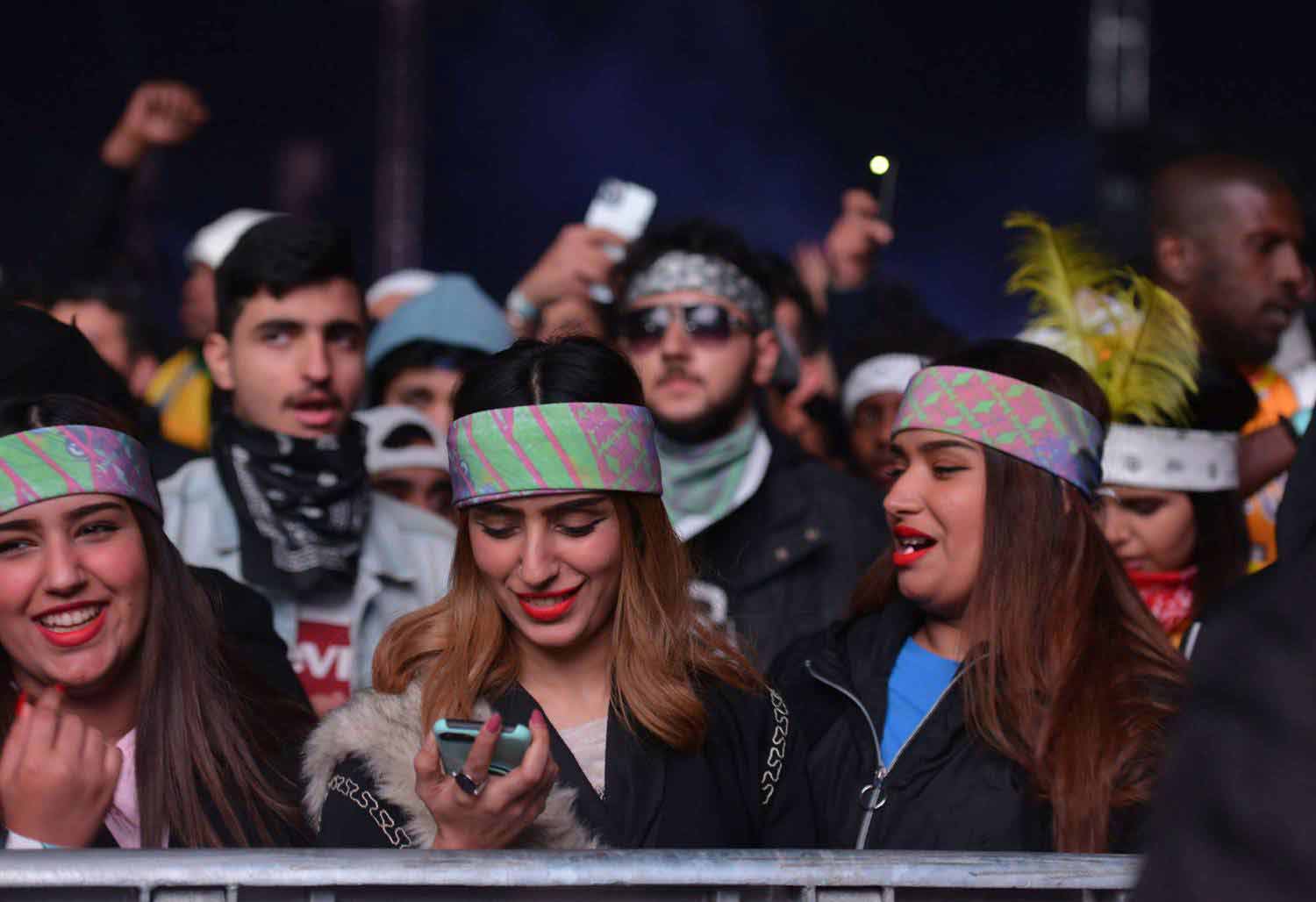 المهرجان استقطب 130 ألف شخص في اليوم الأول