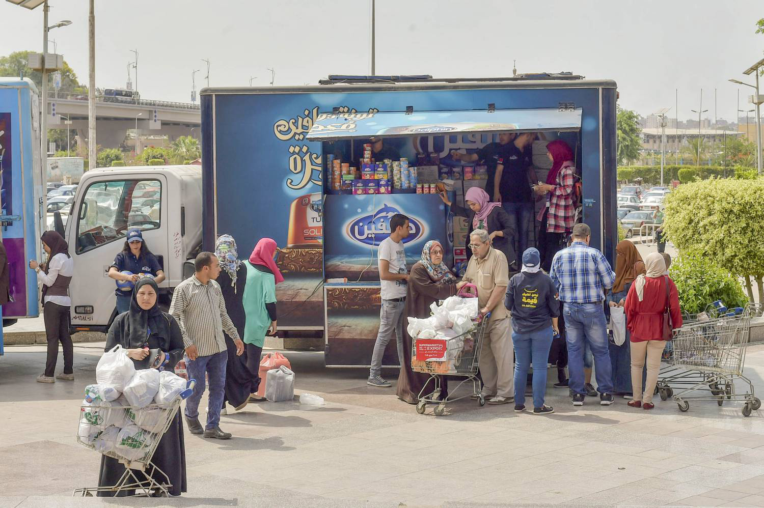 شعب عاطفي بالفطرة ويمكن أن تشتري وده بأشياء بسيطة