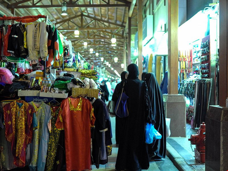 جميع البائعات في السوق من النساء الكويتيات