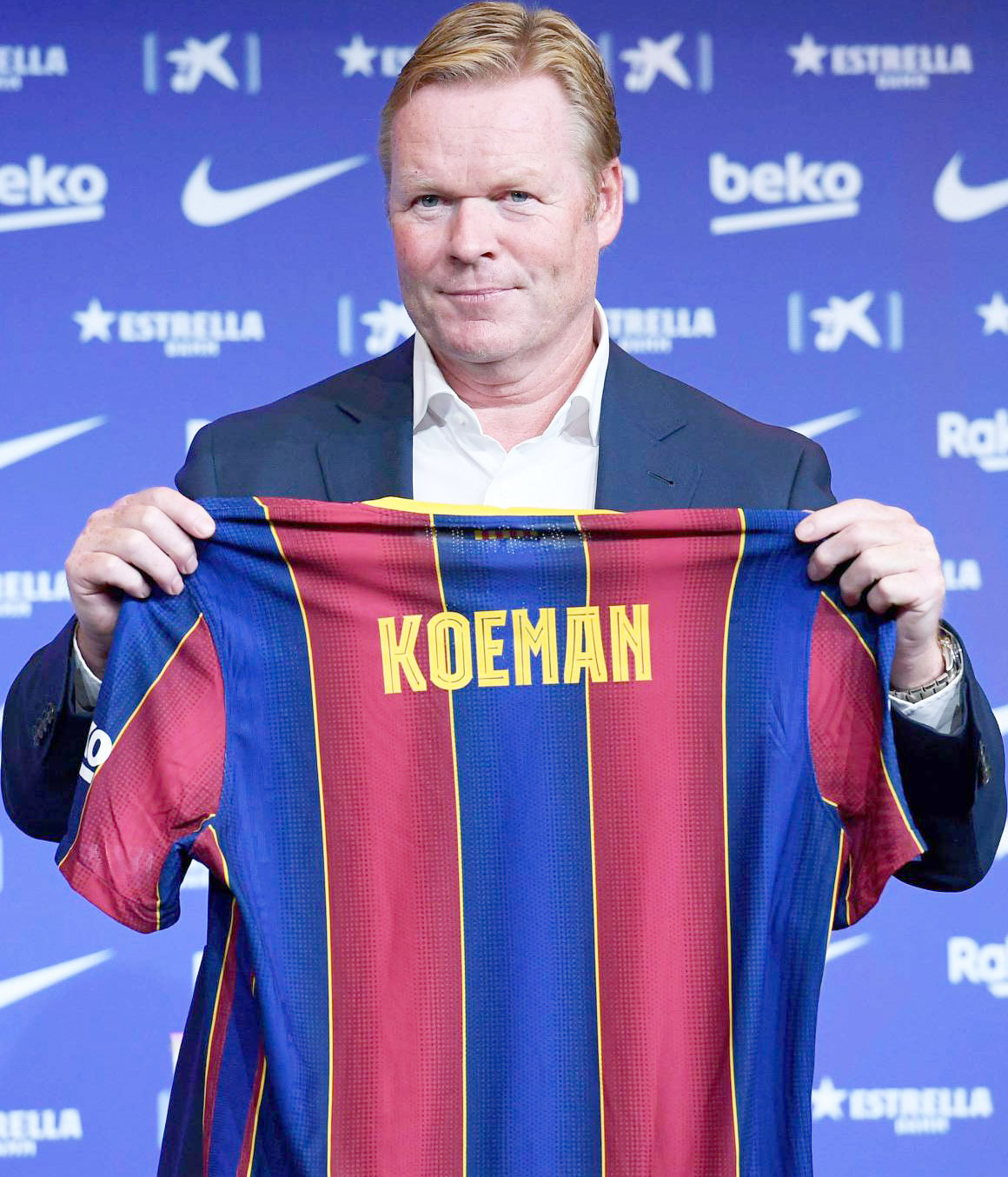 كومان يتولى تدريب برشلونة في الوقت الذي يشهد فيه الفريق انقساما وحالة من الارتباك