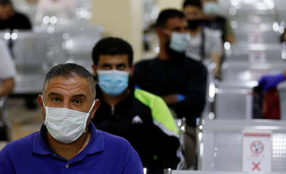 من المتوقع أن يعود نحو 60 في المئة من الموظفين إلى مكاتبهم بموجب خطة تحافظ على التباعد الاجتماعي