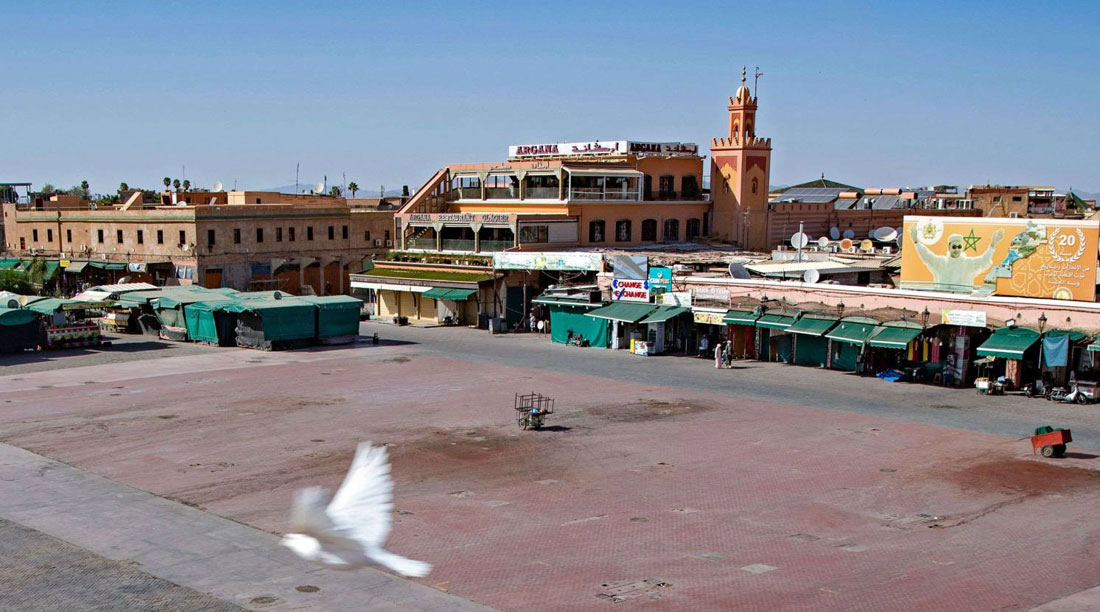 الأزمة التي تشهدها المدينة الحمراء ترتبط بالأساس بالقرارات التي تفرضها العديد من الدول على السفر