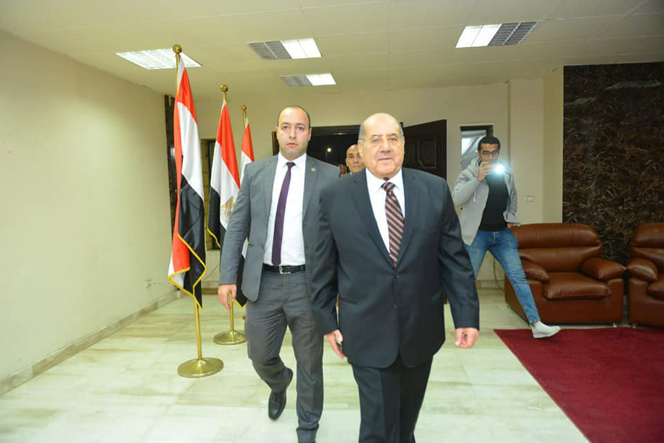 وصول عبدالرازق لرئاسة حزب مستقبل وطن مؤخرا، يرتبط بحركة تغييرات واسعة على مستوى القيادات العليا، فالحزب معروف بأنه قريب من الحكومة، وفي بعض التقديرات صنيعتها، ليكون بمثابة الظهير السياسي لها