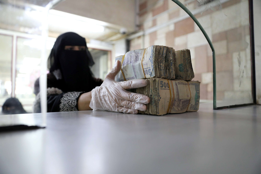تواصل انهيار العملة