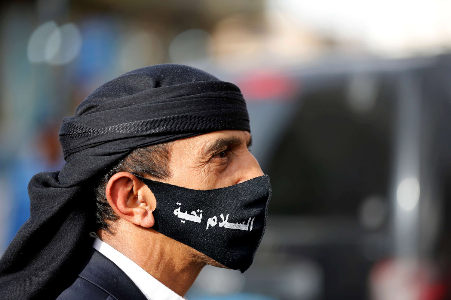 احتكار الحوثيين للمعونات الإغاثية يمنع وصولها إلى الملايين من اليمنيين