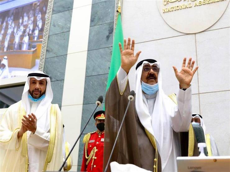 الشيخ مشعل يُعرف بمكانته الكبيرة بين أفراد الأسرة الحاكمة، بفضل خبرته الواسعة التي اكتسبها عبر توليه مهام عديدة وحساسة. ولذلك يعول المجتمع الكويتي عليه لضبط المرحلة القادمة
