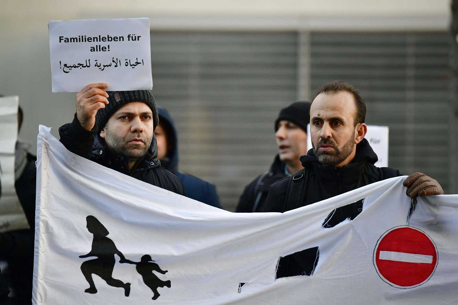 صعوبات الاندماج والشعور بالوحدة ينضافان إلى تراكمات نفسية حملها الشباب من أوطانهم لتشكل أزمات نفسية