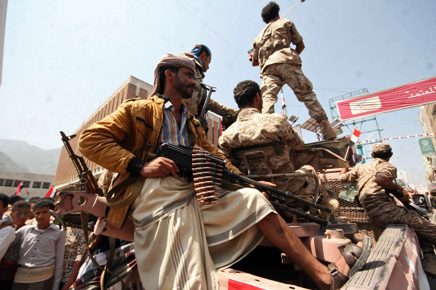 التحشيد العسكري في تعز مقدمة للاحتكاك في قوات المقاومة المشتركة