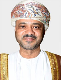 يُنتظر من وزير الخارجية بدر البوسعيدي التراجع خطوة إلى الوراء في العلاقة مع إيران