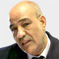 محمد لعزيز: المثقف العربي أضحى متنكرا بقناع المتفرج المهادن والعاجز