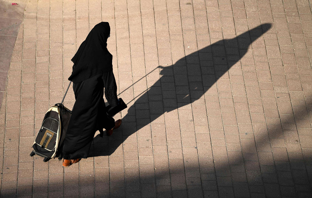 علاقة الحب التي تربط الآباء بأبنائهم والعيش في محيط مفعم بالمودة، يجعلان غياب أحد الطرفين في غاية الصعوبة