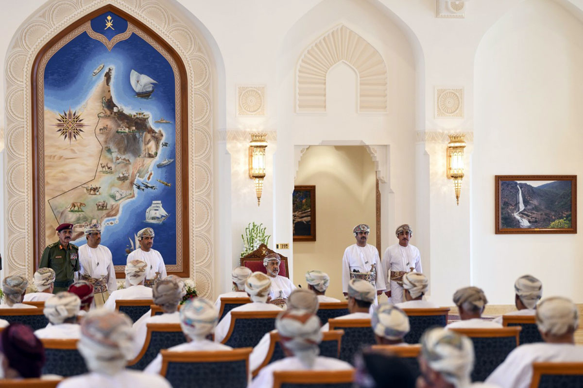 مشاغل العمانيين على رأس اهتمامات السلطان هيثم بن طارق