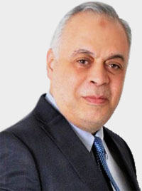 أشرف زكي: على الكومبارس إيجاد حلول بديلة يعيدا عن نقابة الممثلين