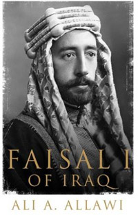 العراقيون كما يعتقد علاوي، بحاجة ماسة إلى حاكم مثل الملك فيصل الأول، الذي يُعد مؤسسا للدولة العراقية الحديثة، وعندما يُسأل لماذا هذه الماضوية؟ يرد أن في الماضي تجارب لا بد من النظر فيها، والاستفادة منها، وأنه لم يكتب عن شخص فيصل بقدر ما كتب عن تجربته